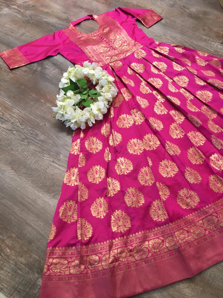 Banarasi long dress with zari weaving and Belt | Long gown | –  siyarasfashionhouse
