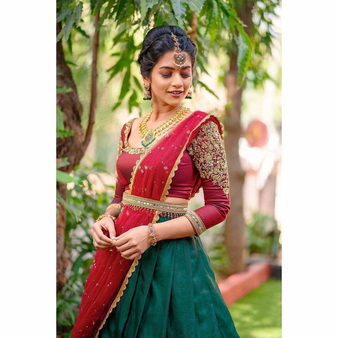 Deep Green Lehenga And Red Dupatta With Red Thread Work Blouse –  TheDesignerSaree