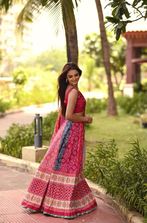 Beautiful Readymade White Net Lehenga Choli Bollywood Designer Wedding Top  Skirt | eBay