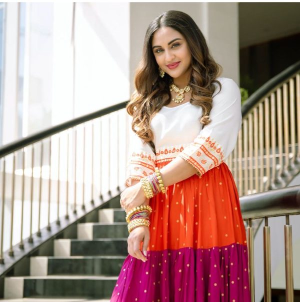 LAXURIOUS D NO 1113 GLAMOURS LOOK DESIGNER GEORGETTE PARTY WEAR KURTI WITH  PANT COLLECTIONS MANUFACTURES IN SURAT - Reewaz International | Wholesaler  & Exporter of indian ethnic wear catalogs.