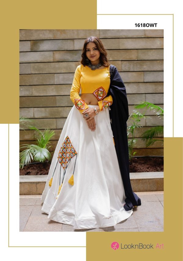 Kerala Engagement dress | Kerala engagement dress, Kerala saree blouse  designs, Onam outfits