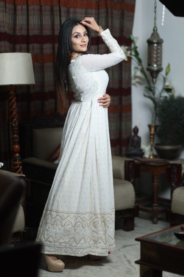 All About Chikankari dresses different Ways To Style Your Outfits! |  Lakhnavi dress designs, Stylish party dresses, Fancy dress design