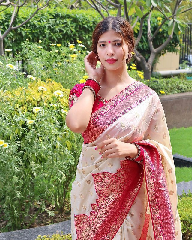 Ivory White with Flower Motif Block Printed Mul Cotton Saree – Desically  Ethnic